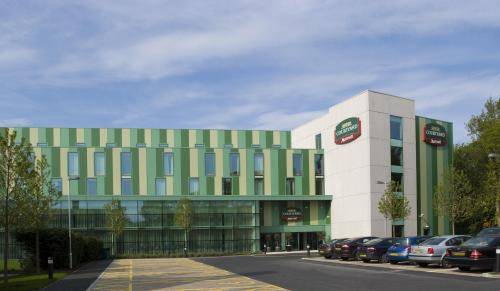 Courtyard by Marriott London Gatwick Airport reception